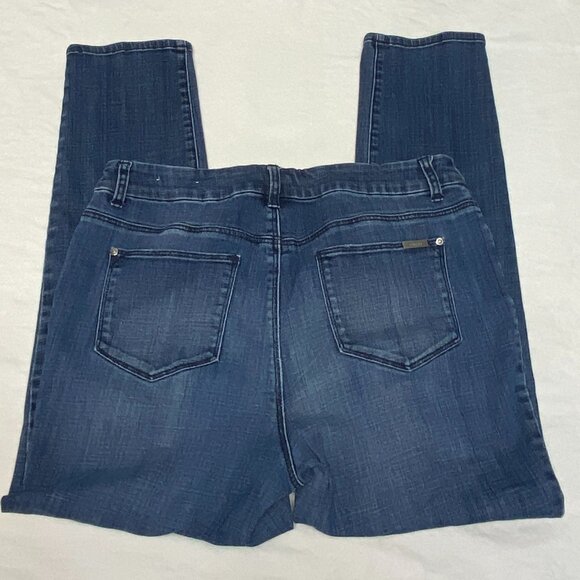Chico’s So Slimming Girlfriend Ankle Jeans 6 Medium Wash Denim Slim Leg Hi Rise - Picture 9 of 14